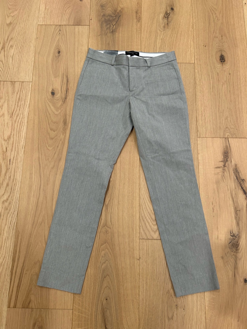 (NWT) Women’s Banana Republic Sloan Crop Pant (Size 2)